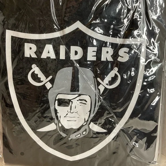 NFL Las Vegas Raiders Apron and Chef Hat Set-Adults - Picture 5 of 5